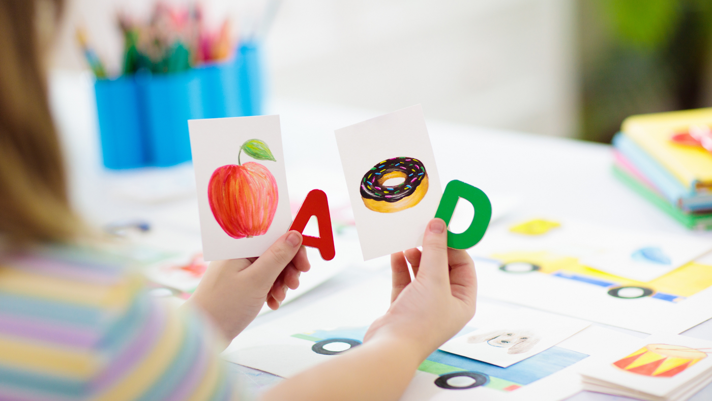 Phonemic Awareness vs Phonics: What's the Difference?